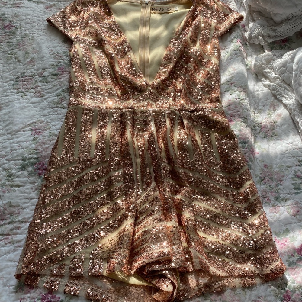 Perfect for a birthday/anywhere you want all eyes on you! Show stopper ladies!